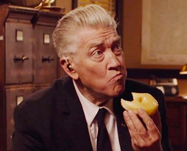 Новый тизер третьего сезона "Твин Пикс" с Дэвидом Линчем 1 Дэвид Линч и пончик