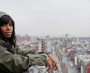 Рэпперша Сантиголд преодолела творческий кризис с помощью медитации