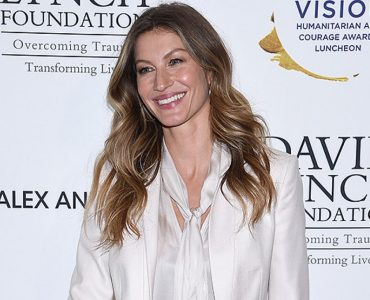 Жизель Бундхен получила гуманитарную награду за помощь фонду Дэвида Линча