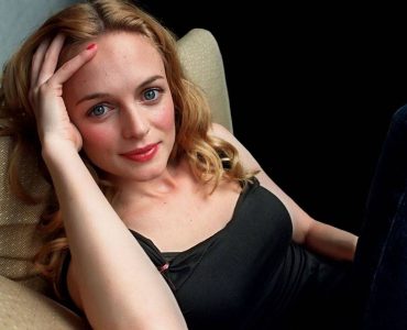 Хизер Грэм: Трансцендентальная Медитация помогает мне избавиться от ненужных мыслей и воссоединиться со Вселенной