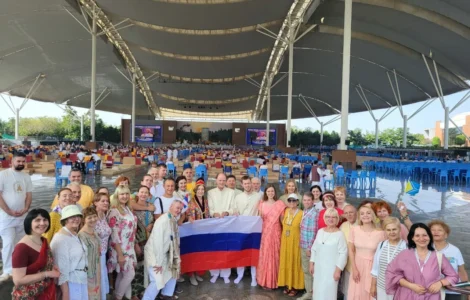 Ассамблея 10 000 в Индии